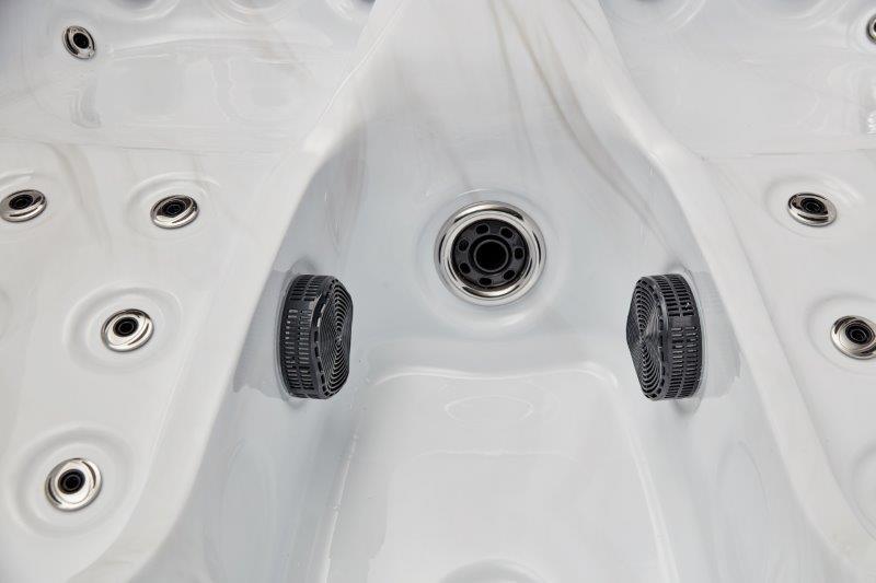 Modern 3 person hot tub spa with dual lounger and 25 adjustable jets