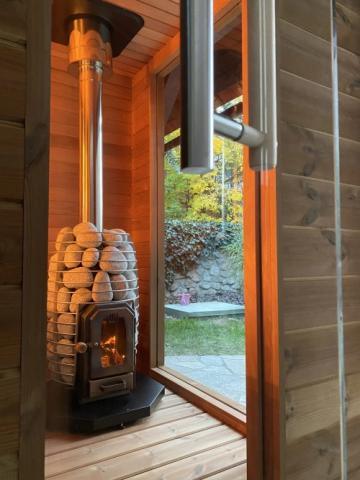 Long and durable chimney extension set for sauna wood stove